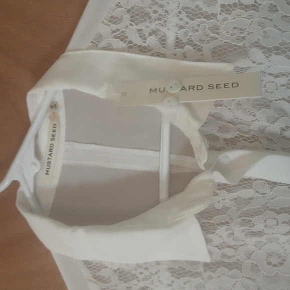 Nwt Mustard Seed Lace Detail Twist Back Blouse Sz M - Picture 2 of 6